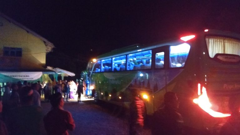 Sambut Jamaah Haji KBIH Al-Ustmani Kabupaten Tanggamus