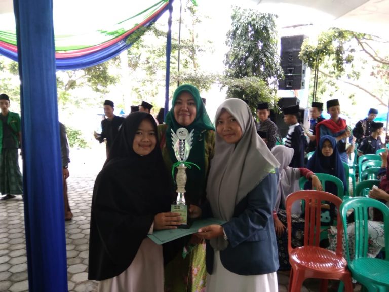 Al-Fattah Juarai Lomba Baca Kitab Di Acara Hari Santri Kabupaten Tanggamus 2018