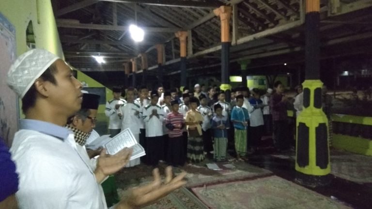 Pembacaan Maulid Almahmud Pesantren Al-Fattah