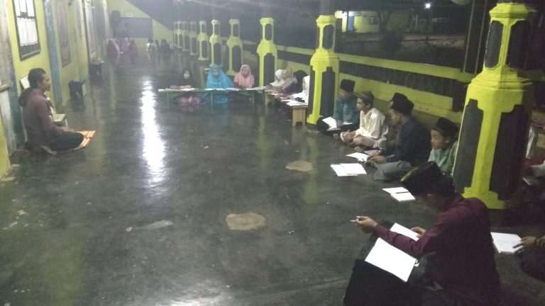 Kegiatan Diniyah Malam Pondok Pesantren Al-Fattah